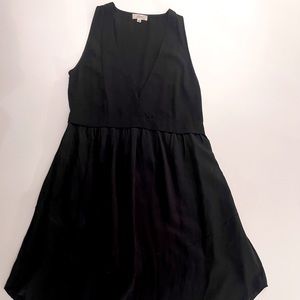 (BLACK) Wilfred Vignette Silk Sleeveless Curved Hem Shift Dress in Black